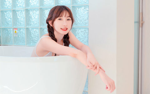 [Cosplay][8K]夏树 NO.03 浴缸里的小便妖怪 Hot Tub [NSFW]