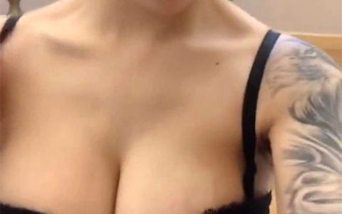 青春無敵舉牌圈抖音高顏巨乳寫字女神Last反差定制[NSFW]