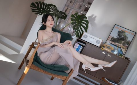 鱼子酱Fish - 内购 抹胸芦苇女人 写真[101P／1.59GB]